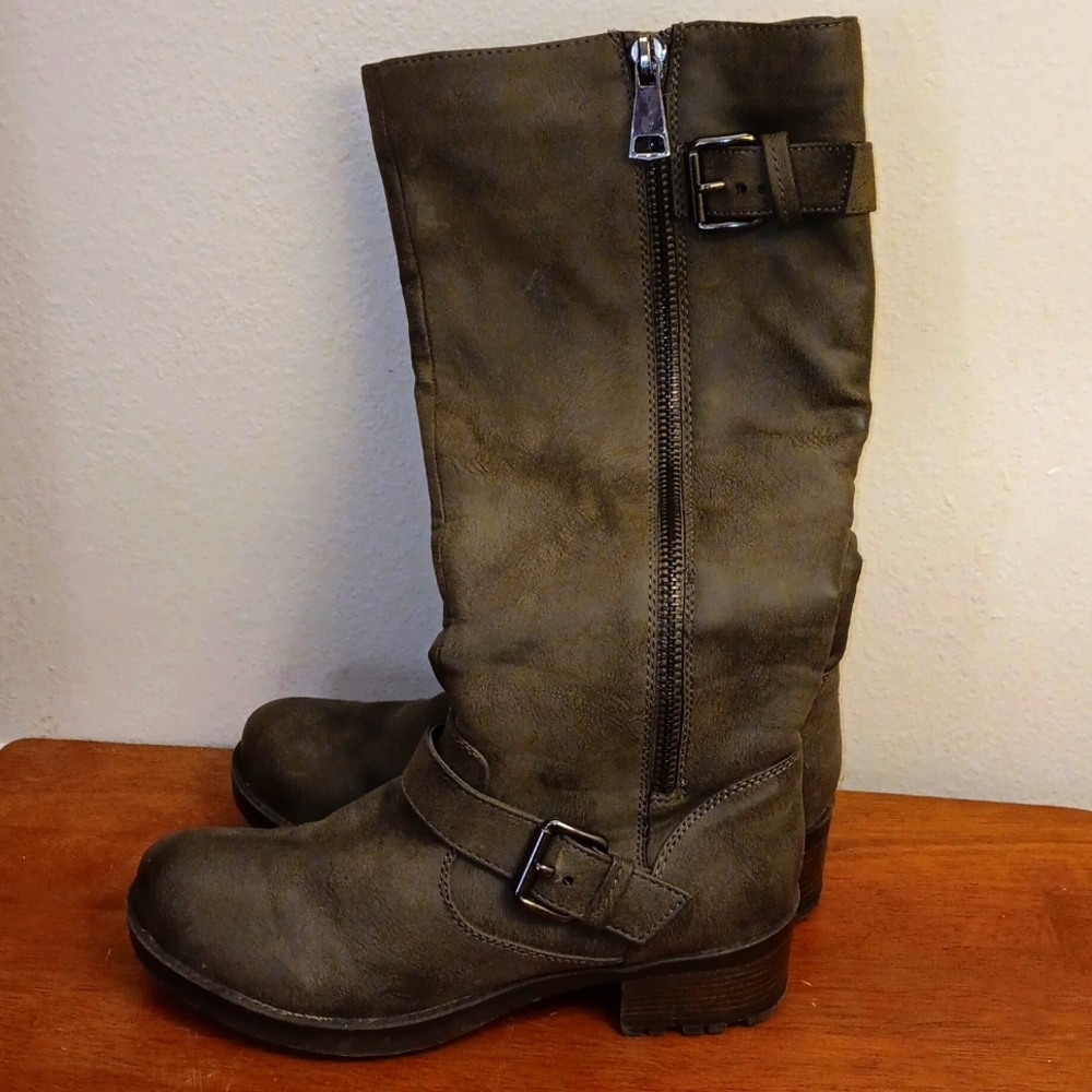 Cliffs by White Mountain Boots